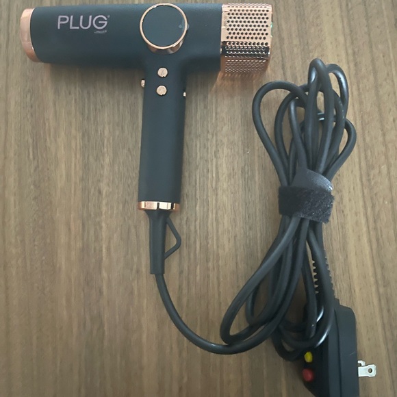 Hair Dryer Plug - technology Dyson - Picture 4 of 4